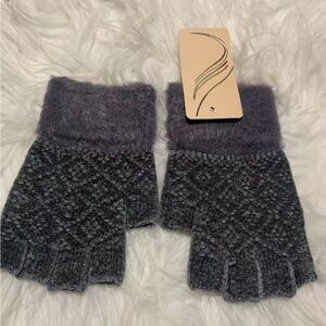 Elegant Gray Fingerless Gloves